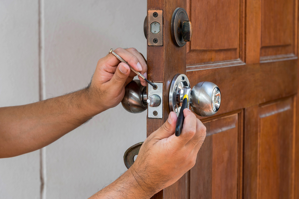Emergency Locksmith Gain Entry Without Breaking Lock